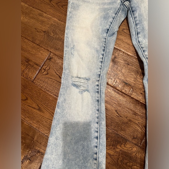 Altar’d State distressed low rise flare jeans size 1 , xs 0 - Picture 3 of 8